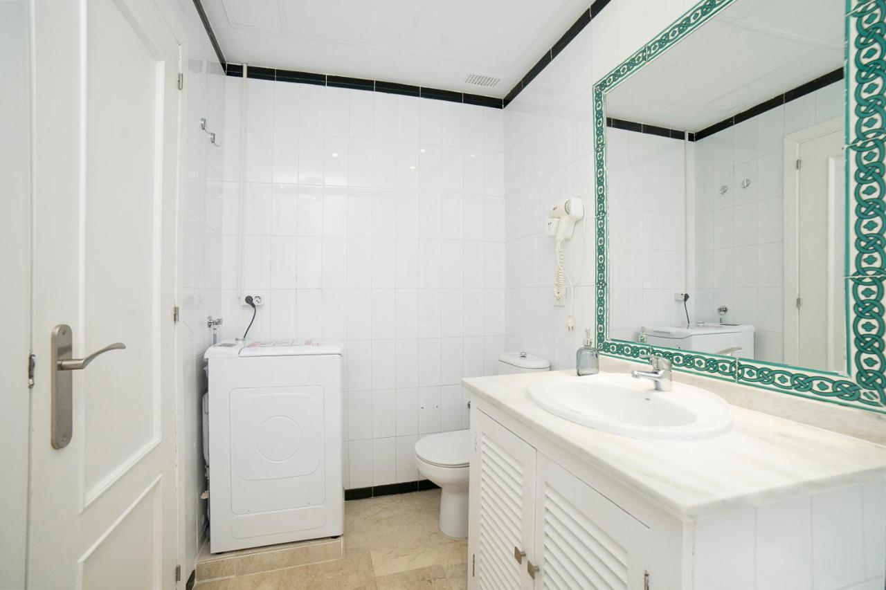 Alohamundi Lumbreras II Apartment Sevilla Bagian luar foto