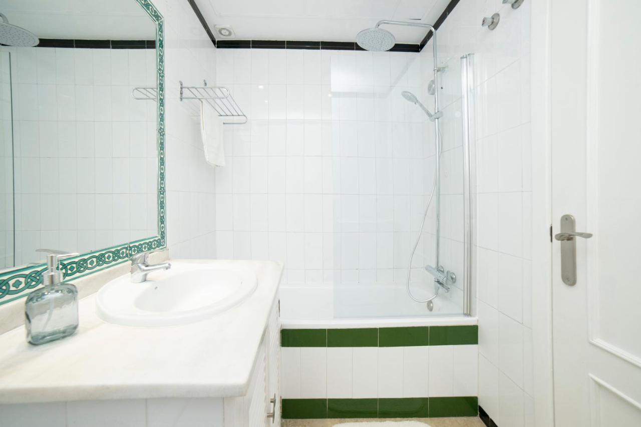 Alohamundi Lumbreras II Apartment Sevilla Bagian luar foto